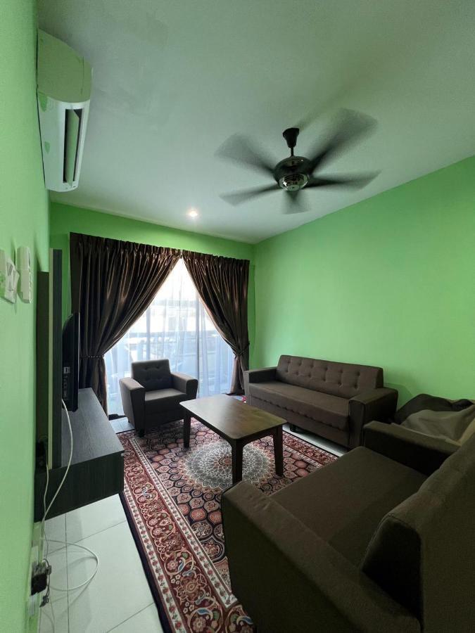 Faiz Homestay Kuching Exterior photo
